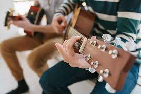 Aprende Guitarra Desde Cero: Curso Presenciales y Online